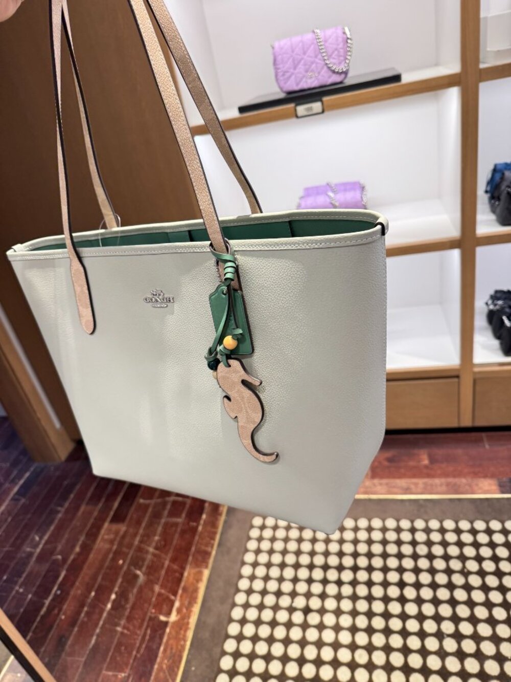NWT！COACH Large City Tote Bag With Seahorse Charm（COACH CBH79） - Picture 2 of 10